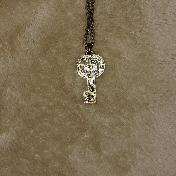 Sterling Silver Gucci Double G Key Necklace - Picture 7 of 8